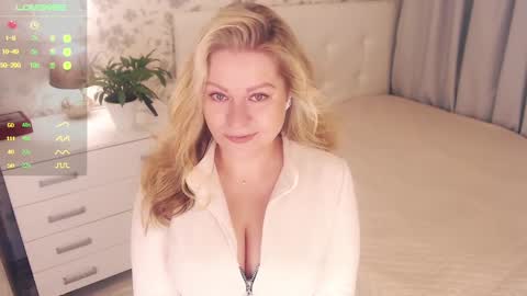 Snapshot of helenbonham chatting on 12/12/24, 03:21 Helena Bonham online show from 12/12/24, 03:21