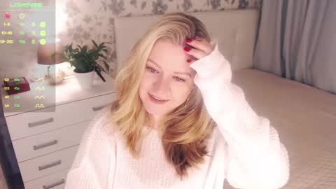 Snapshot of helenbonham chatting on 12/18/24, 03:47 Helena Bonham online show from 12/18/24, 03:47