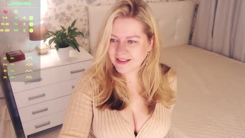 Snapshot of helenbonham chatting on 12/29/24, 04:59 Helena Bonham online show from 12/29/24, 04:59