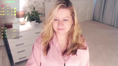 Snapshot of helenbonham chatting on 01/05/25, 07:49 Helena Bonham online show from 01/05/25, 07:49