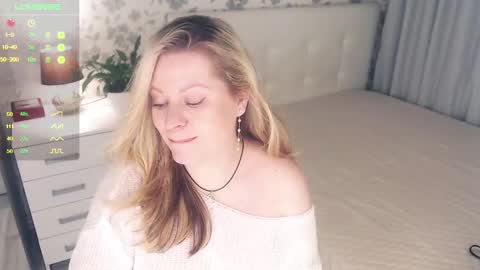 Snapshot of helenbonham chatting on 01/09/25, 06:48 Helena Bonham online show from 01/09/25, 06:48