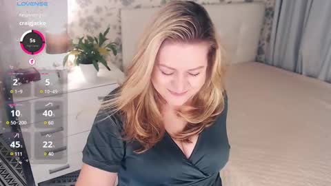 Snapshot of helenbonham chatting on 02/01/25, 03:41 Helena Bonham online show from 02/01/25, 03:41