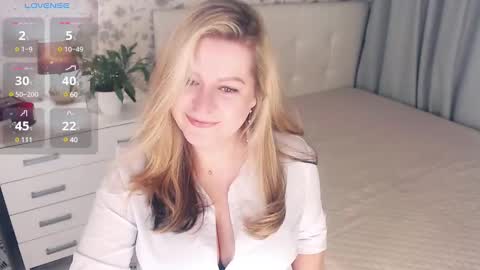 Snapshot of helenbonham chatting on 02/14/25, 05:51 Helena Bonham online show from 02/14/25, 05:51