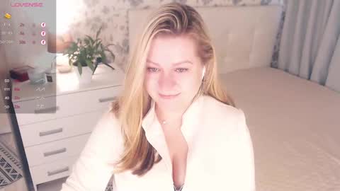 Snapshot of helenbonham chatting on 03/01/25, 07:30 Helena Bonham online show from 03/01/25, 07:30