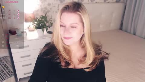 Snapshot of helenbonham chatting on 03/03/25, 06:55 Helena Bonham online show from 03/03/25, 06:55