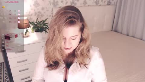 Snapshot of helenbonham chatting on 09/19/25, 06:04 Helena Bonham online show from 09/19/25, 06:04