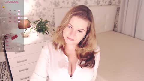 Snapshot of helenbonham chatting on 10/04/25, 10:52 Helena Bonham online show from 10/04/25, 10:52