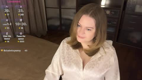 Snapshot of helenbonham chatting on 04/14/26, 03:45 Helena Bonham online show from 04/14/26, 03:45