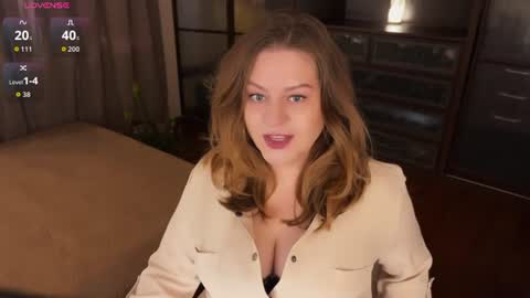 Snapshot of helenbonham chatting on 07/06/26, 02:41 Helena Bonham online show from 07/06/26, 02:41