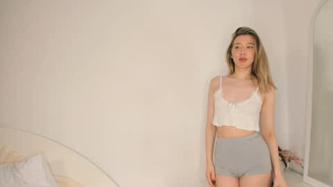 Snapshot of helenchristensen chatting on 01/30/25, 03:44 Sarah here Help to make 100 thumbs up online show from 01/30/25, 03:44