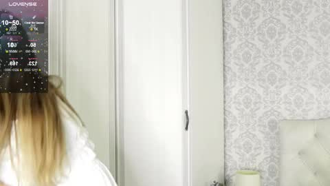 Snapshot of helenchristensen chatting on 02/24/25, 04:58 Sarah here Help to make 100 thumbs up online show from 02/24/25, 04:58