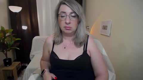 helenenigma online show from 09/10/25, 06:41