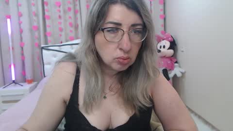 helenenigma online show from 02/09/26, 08:02