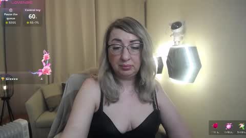 Snapshot of helenenigma chatting on 04/22/26, 06:42 helenenigma online show from 04/22/26, 06:42
