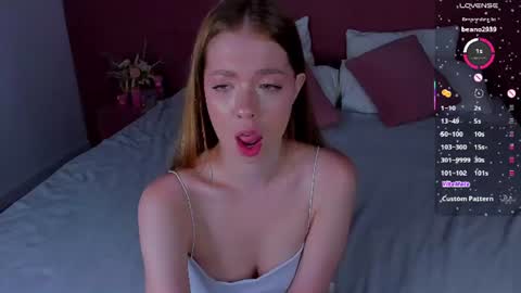 Snapshot of helenn_garciaa chatting on 06/14/26, 02:30 Tessa online show from 06/14/26, 02:30