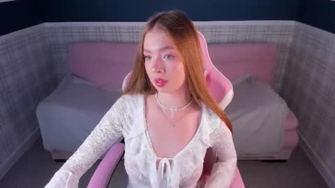 Snapshot of helenn_garciaa chatting on 06/26/26, 12:04 Tessa online show from 06/26/26, 12:04