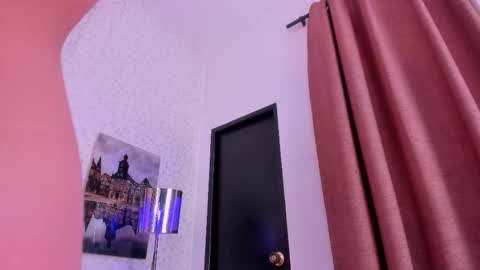 Snapshot of helenn_monroy1 chatting on 02/27/26, 07:47 online show from 02/27/26, 07:47