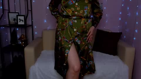 Helen online show from 01/11/25, 01:59