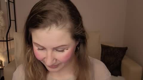 Snapshot of helens_lov chatting on 12/19/25, 06:42 Helen online show from 12/19/25, 06:42