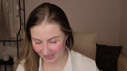 Snapshot of helens_lov chatting on 12/22/25, 08:00 Helen online show from 12/22/25, 08:00