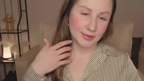 Snapshot of helens_lov chatting on 02/19/26, 01:45 Helen online show from 02/19/26, 01:45