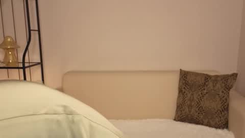 Snapshot of helens_lov chatting on 02/21/26, 01:39 Helen online show from 02/21/26, 01:39