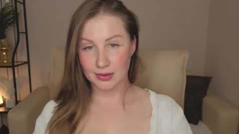Snapshot of helens_lov chatting on 06/05/26, 06:52 Helen online show from 06/05/26, 06:52