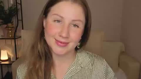 Snapshot of helens_lov chatting on 06/29/26, 01:45 Helen online show from 06/29/26, 01:45