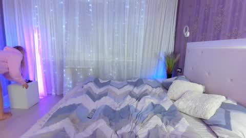 Helen online show from 02/04/25, 03:22