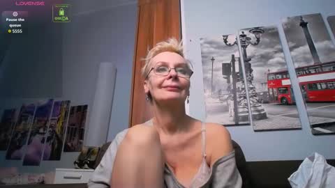 Snapshot of helgahimmele chatting on 03/15/26, 03:18 Helga online show from 03/15/26, 03:18