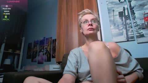 Snapshot of helgahimmele chatting on 03/19/26, 04:55 Helga online show from 03/19/26, 04:55