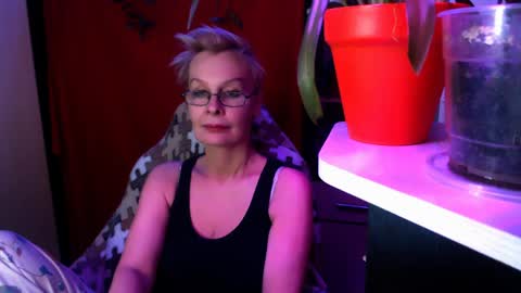 Snapshot of helgahimmele chatting on 03/29/26, 05:13 Helga online show from 03/29/26, 05:13