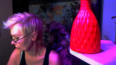 Snapshot of helgahimmele chatting on 03/30/26, 10:22 Helga online show from 03/30/26, 10:22