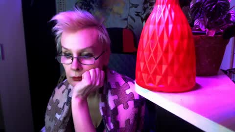 Snapshot of helgahimmele chatting on 04/04/26, 07:00 Helga online show from 04/04/26, 07:00
