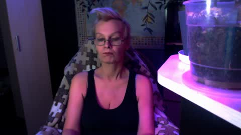 Snapshot of helgahimmele chatting on 04/06/26, 10:22 Helga online show from 04/06/26, 10:22