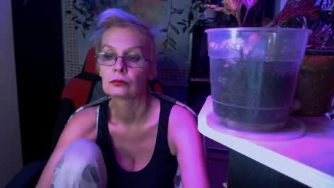 Snapshot of helgahimmele chatting on 04/07/26, 10:53 Helga online show from 04/07/26, 10:53