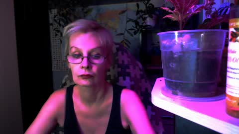 Snapshot of helgahimmele chatting on 04/10/26, 09:52 Helga online show from 04/10/26, 09:52