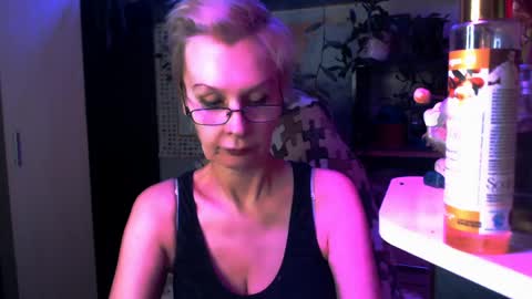 Snapshot of helgahimmele chatting on 04/11/26, 10:58 Helga online show from 04/11/26, 10:58