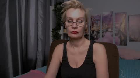 Snapshot of helgahimmele chatting on 04/23/26, 04:31 Helga online show from 04/23/26, 04:31