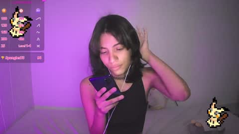 Snapshot of helia_n_amy chatting on 01/21/25, 05:16 Helia Transfem and Amy online show from 01/21/25, 05:16