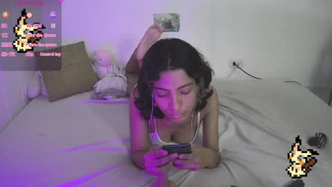 Snapshot of helia_n_amy chatting on 01/27/25, 08:49 Helia Transfem and Amy online show from 01/27/25, 08:49