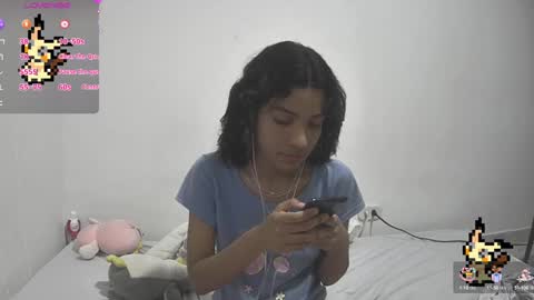 Snapshot of helia_n_amy chatting on 01/31/25, 01:22 Helia Transfem and Amy online show from 01/31/25, 01:22