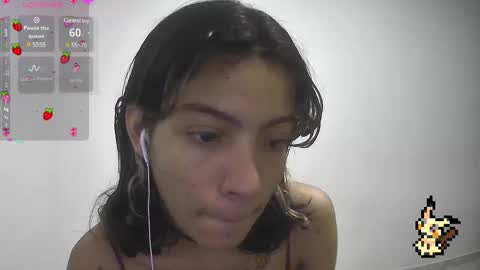 Snapshot of helia_n_amy chatting on 02/13/25, 04:54 Helia Transfem and Amy online show from 02/13/25, 04:54