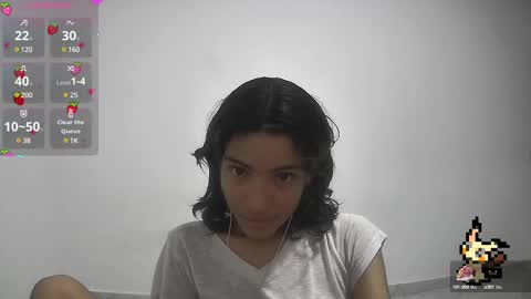 Snapshot of helia_n_amy chatting on 02/14/25, 04:15 Helia Transfem and Amy online show from 02/14/25, 04:15