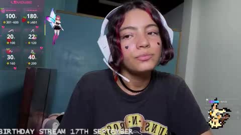 Snapshot of helia_n_amy chatting on 09/16/25, 05:30 Helia Transfem and Amy online show from 09/16/25, 05:30