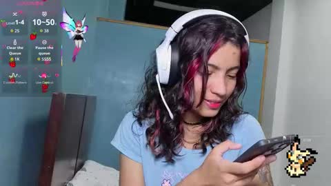 Snapshot of helia_n_amy chatting on 10/06/25, 05:05 Helia Transfem and Amy online show from 10/06/25, 05:05