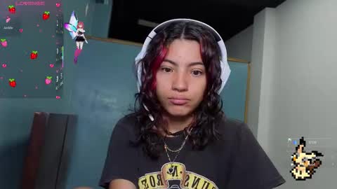 Snapshot of helia_n_amy chatting on 10/13/25, 04:51 Helia Transfem and Amy online show from 10/13/25, 04:51