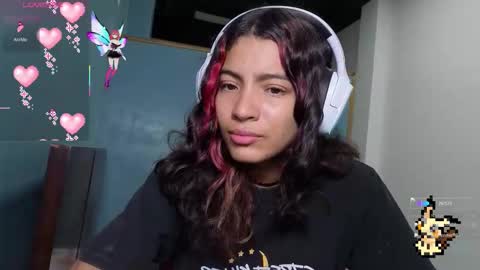 Snapshot of helia_n_amy chatting on 10/20/25, 05:24 Helia Transfem and Amy online show from 10/20/25, 05:24