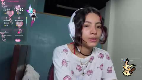 Snapshot of helia_n_amy chatting on 10/23/25, 11:14 Helia Transfem and Amy online show from 10/23/25, 11:14