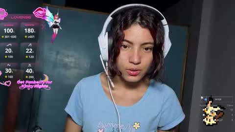 Snapshot of helia_n_amy chatting on 10/25/25, 10:56 Helia Transfem and Amy online show from 10/25/25, 10:56